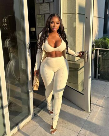 Full leaked Ayesha howard private photo