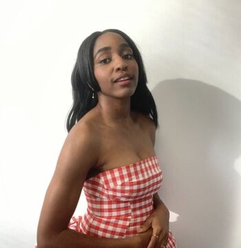 Full leaked Ayo edebiri private photo