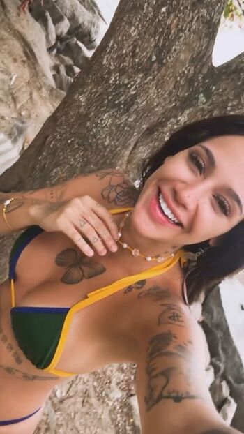 Full leaked Azzy private photo