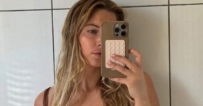 Full leaked Bab buelens private photo
