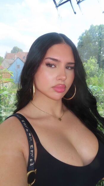 Full leaked Babyleyloo private photo