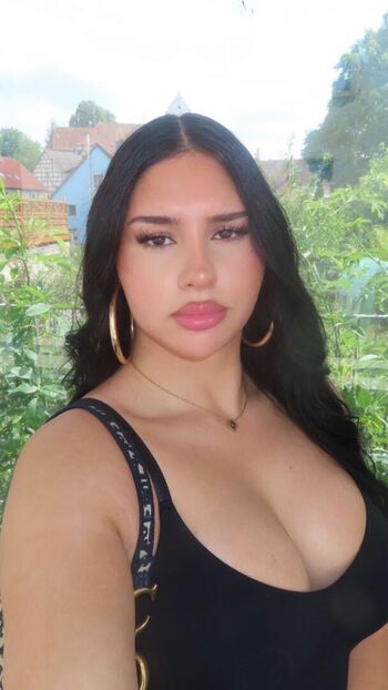 Full leaked Babyleyloo private photo