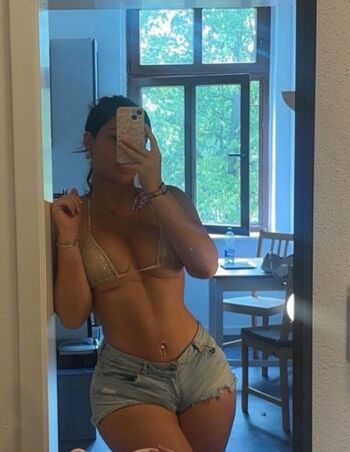 Full leaked Babyleyloo private photo