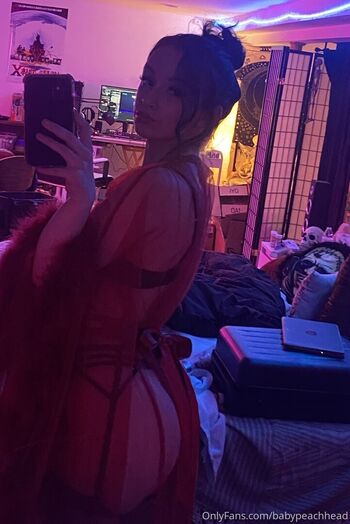 Full leaked Babypeachhead private photo