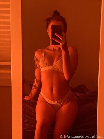 Full leaked Babypeachhead private photo