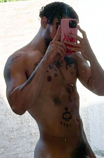 Full leaked Badbunny private photo
