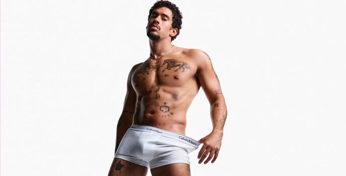 Full leaked Badbunny private photo