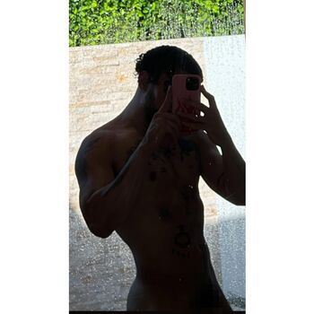 Full leaked Badbunny private photo