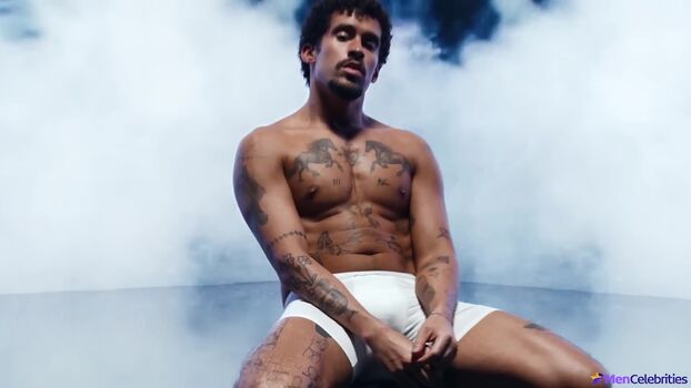 Full leaked Badbunny private photo