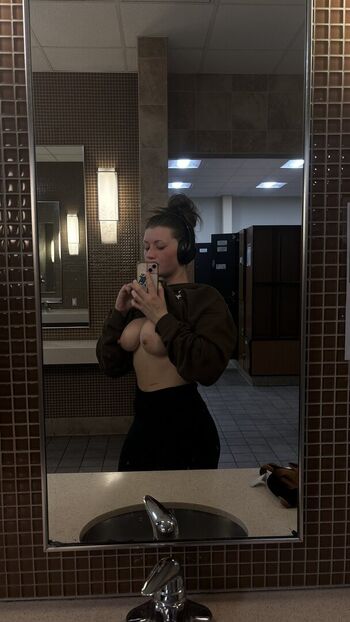 Full leaked Badlilbunny private photo