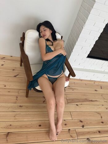 Full leaked Baesylvie  page private photo