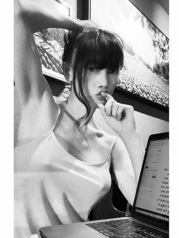 Full leaked Bai ling private photo