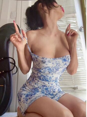 Full leaked Bai ling  page private photo