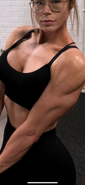 bakingmusclebabe