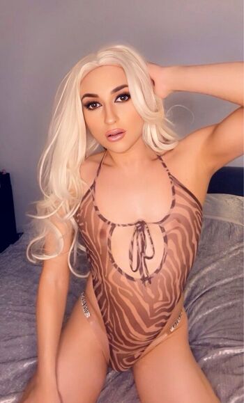 Full leaked Bambi bentley private photo