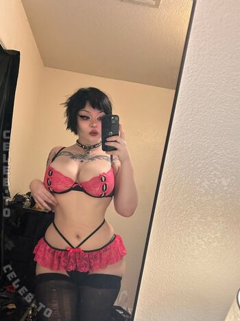 Full leaked Bambibellerose private photo