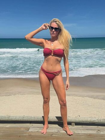 Full leaked Barbara evans private photo