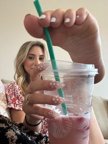 Full leaked Bare feet page private photo