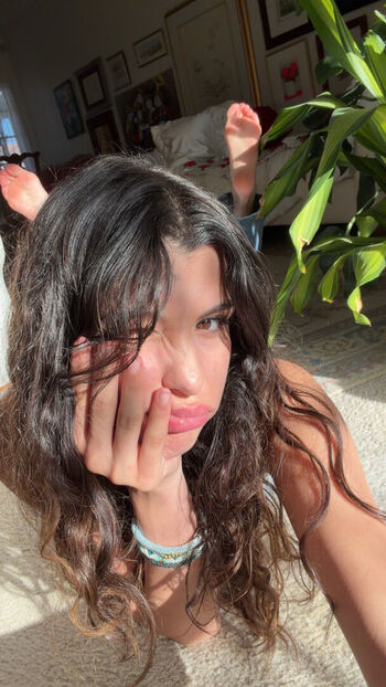 Full leaked Bare feet page private photo