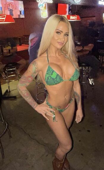 Full leaked Bartender elyse private photo