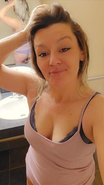 Full leaked Basedmama page private photo