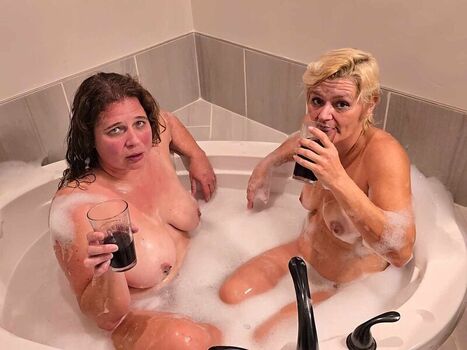Full leaked Basedmama page private photo