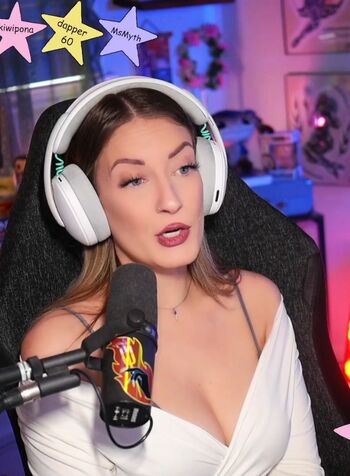 Full leaked Basicwitgirl page private photo
