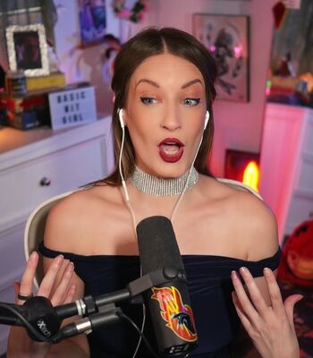 Full leaked Basicwitgirl private photo