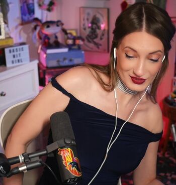 Full leaked Basicwitgirl private photo