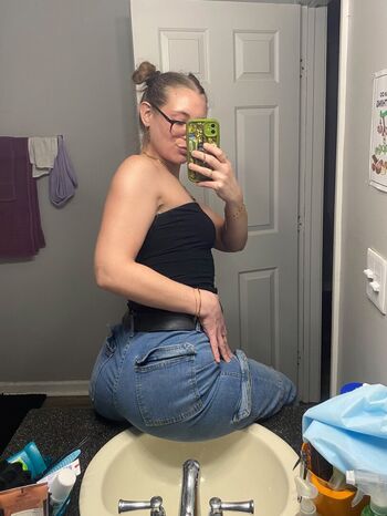 Full leaked Battylilkiwi private photo