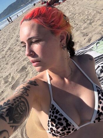 Full leaked Bea miller private photo