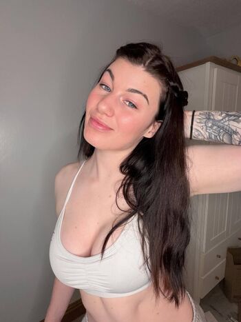 Full leaked Bea priestley private photo