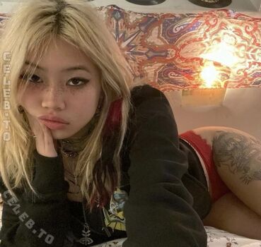 Full leaked Beabadoobee private photo