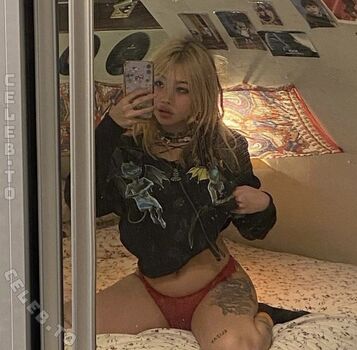 Full leaked Beabadoobee private photo