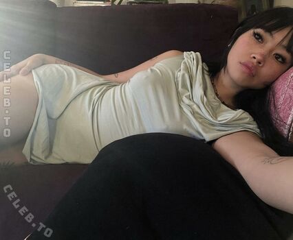 Full leaked Beabadoobee private photo