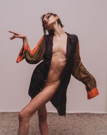 Full leaked Bec lauder private photo