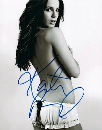 Full leaked Beckinsale private photo