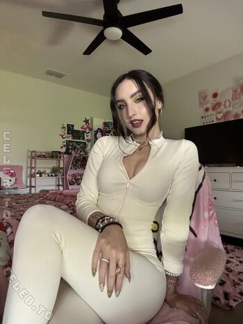 Full leaked Beebee page private photo