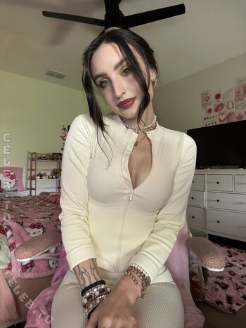 Full leaked Beebee page private photo