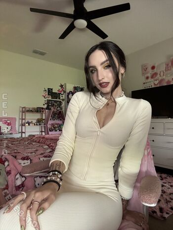 Full leaked Beebee page private photo