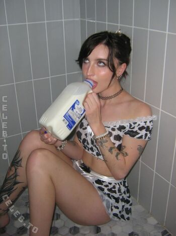 Full leaked Beebee page private photo