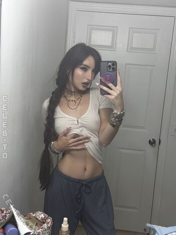 Full leaked Beebee page private photo