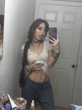 Full leaked Beebee page private photo