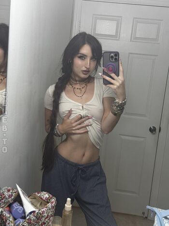 Full leaked Beebee page private photo