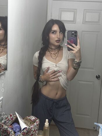 Full leaked Beebee page private photo