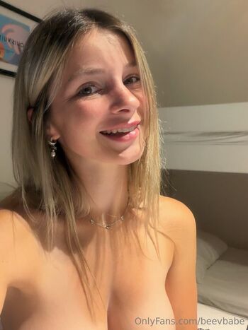 Full leaked Beevbabe private photo