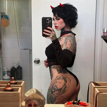 Full leaked Beezzgarden private photo