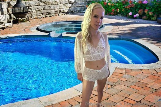 Full leaked Bella bare private photo