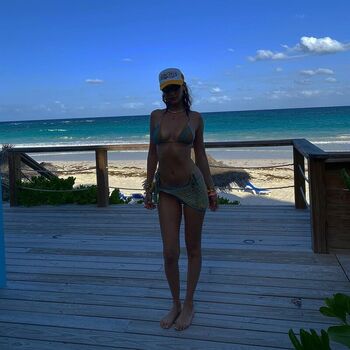 Full leaked Bella hadid private photo