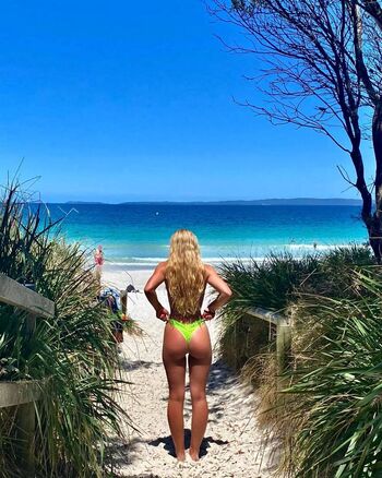 Full leaked Bella laverock private photo